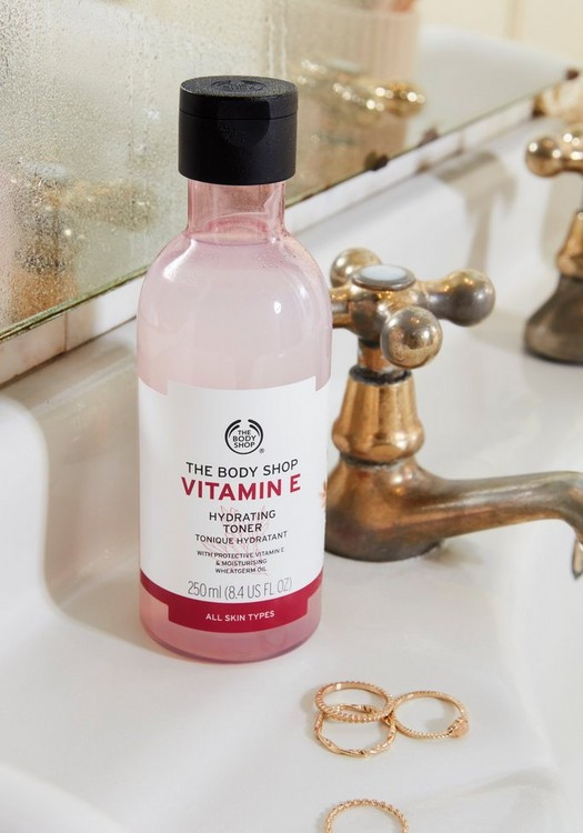 The Body Shop Vitamin E Hydrating Toner - 250ml (U.K)